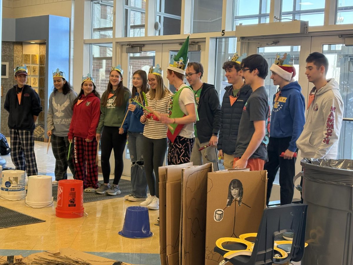 The Spirit Gang prepares for their performance on the twelfth day.
