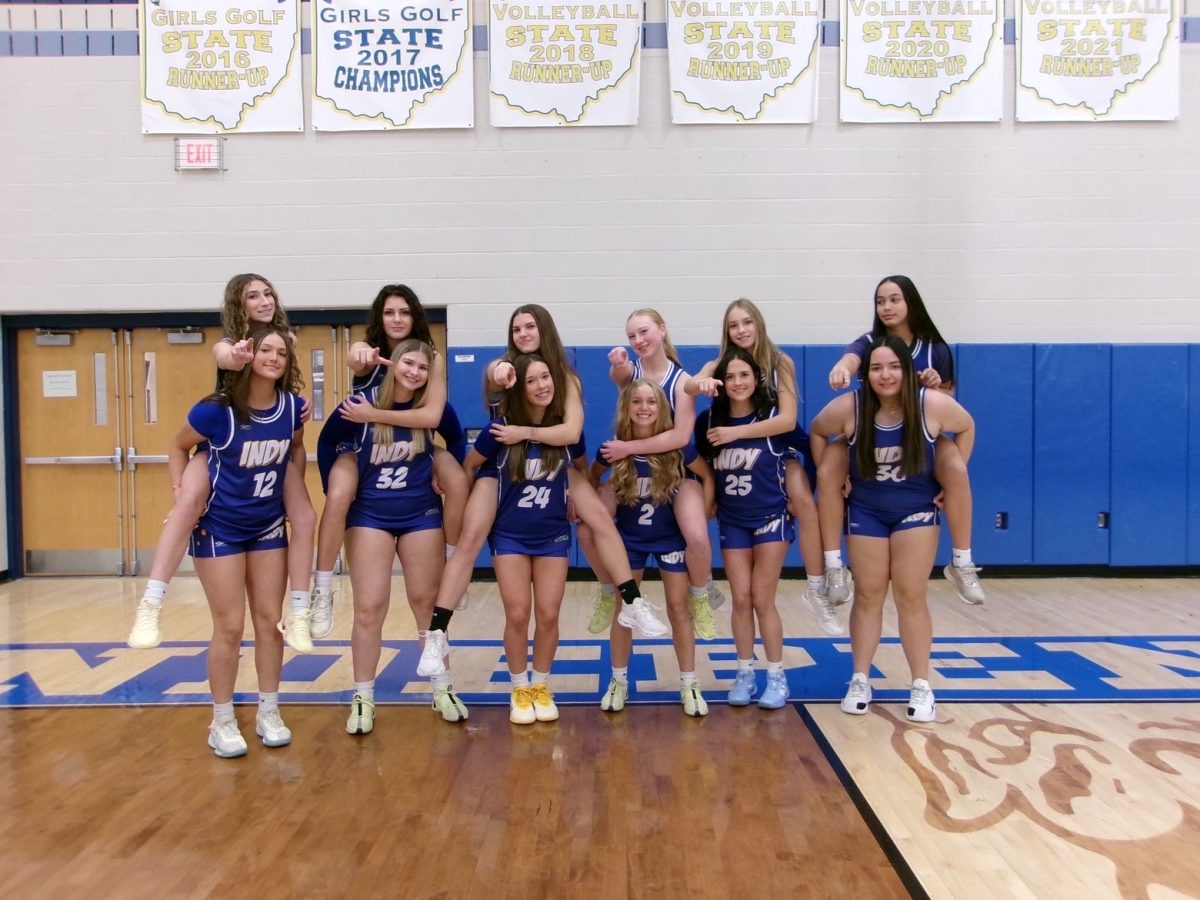 Girls Varsity Team at media day
Back: Tess Rienerth, Alexis Behm, Leah Creel, Della Hanawalt, Ally Wodarczyk, Sophia Rodriguez. Front: Lila Manfredonia, Lucy Spencer, Emily Gibbons, MaryAnne LeRoy, Allison Bohrer, Kelly Aldridge