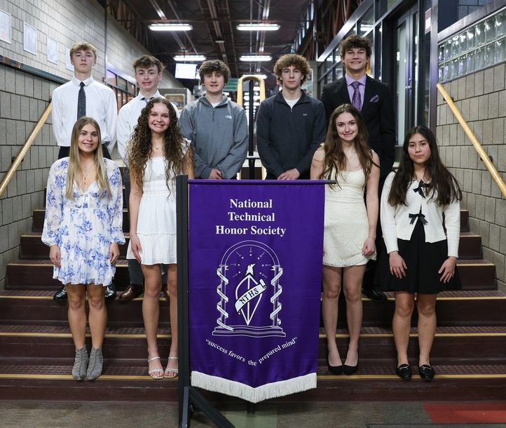 Back row: David Crooks, John Walsh, Riley Melbar, Mitch Meyer, Luke Masek
Front row: Julia Jurkiewicz, Claire Dailey, Emma Iacianci, Alex Polcar
Not pictured: Carmen Chen