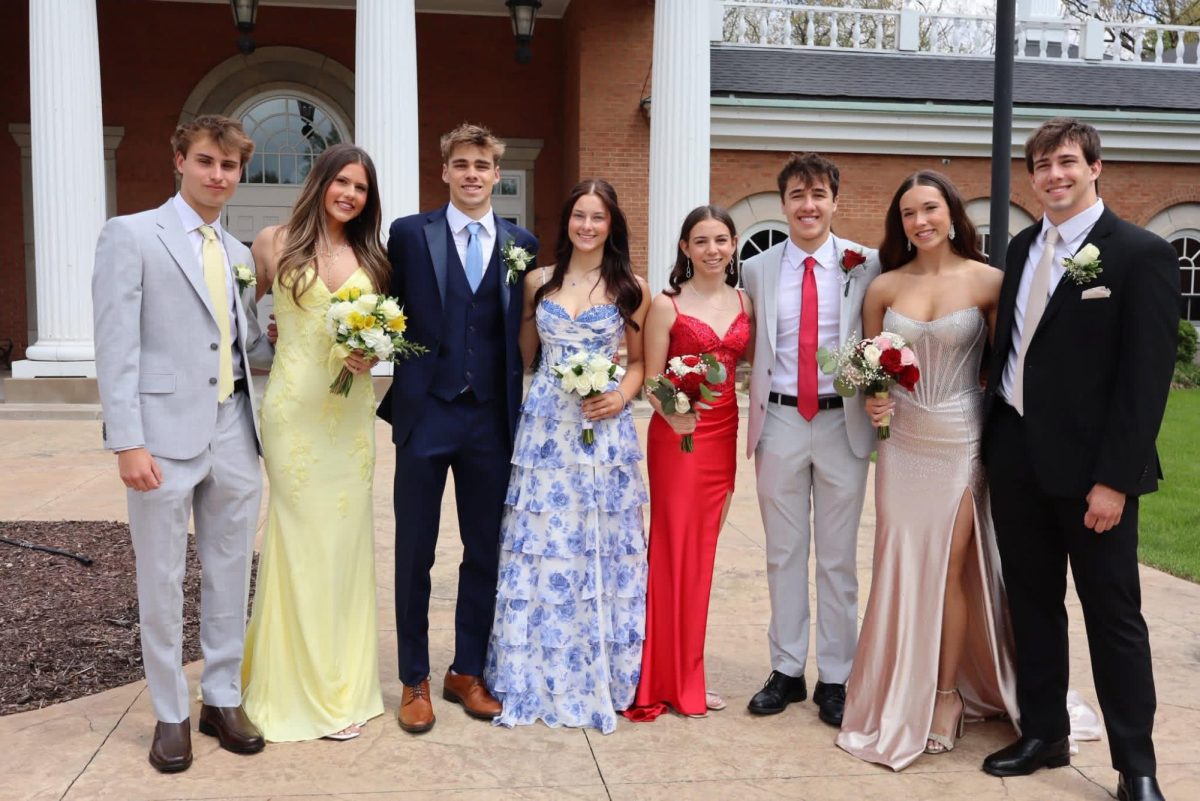 L-R: Jakob Jurkiewicz, Elyse Grill, Stephen Mlynarczyk, Brooke Vollman, Gianna Carlucci, Shane Korinek, Emily Gibbons, Alex Waski